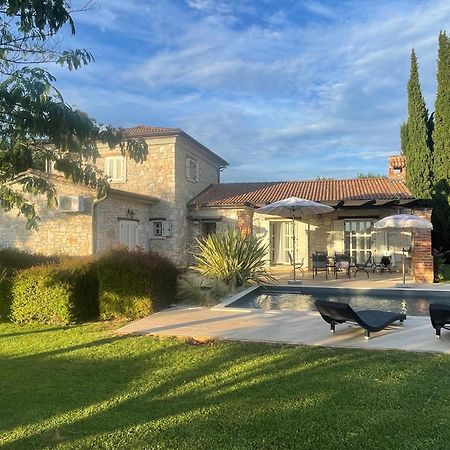 Villa Melissa - Istrisches Steinhaus Mit Pool In Guter Lage Sveti Lovrec Pazenaticki Екстер'єр фото